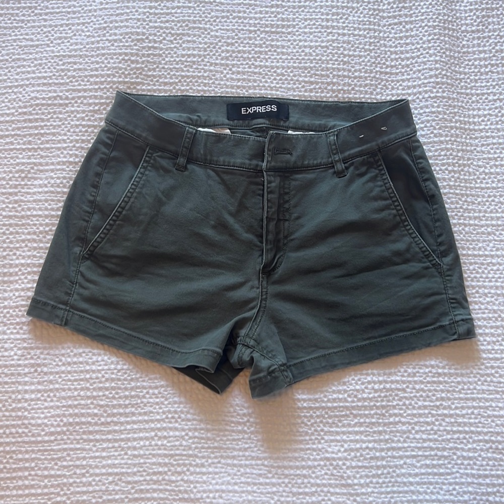 Express Shorti Mid Rise Shorts